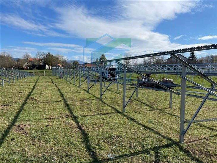 PV Jarðfestingarbygging